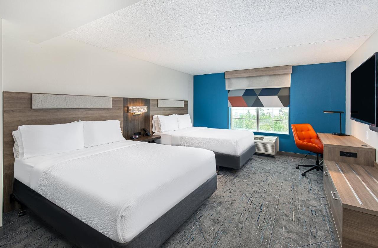 Holiday Inn Express & Suites Columbus At Northlake By Ihg Exterior foto